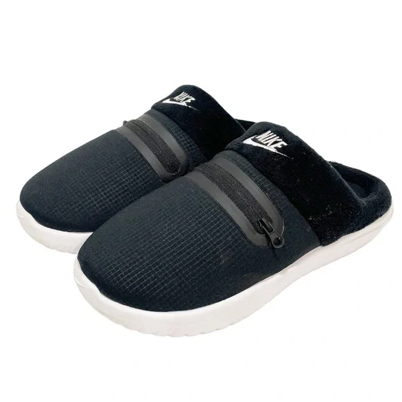 Nike WMS Size 7 Burrow NA Slippers Slip On Fleece Black White Oreo DJ313-001 - Picture 1 of 6